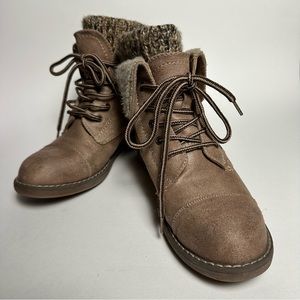Cliffs by White Mountain Women's Brown Duena Bootie Size 5